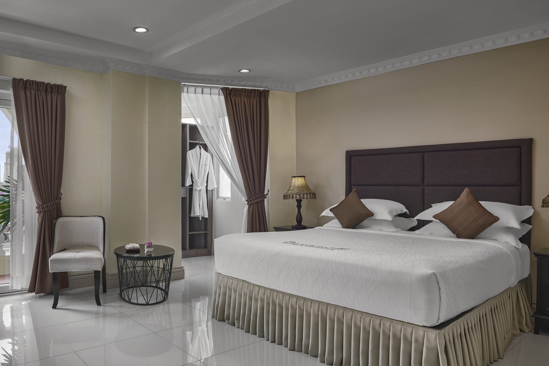 Family Suite Bedroom Palace Gate Hotel residence
